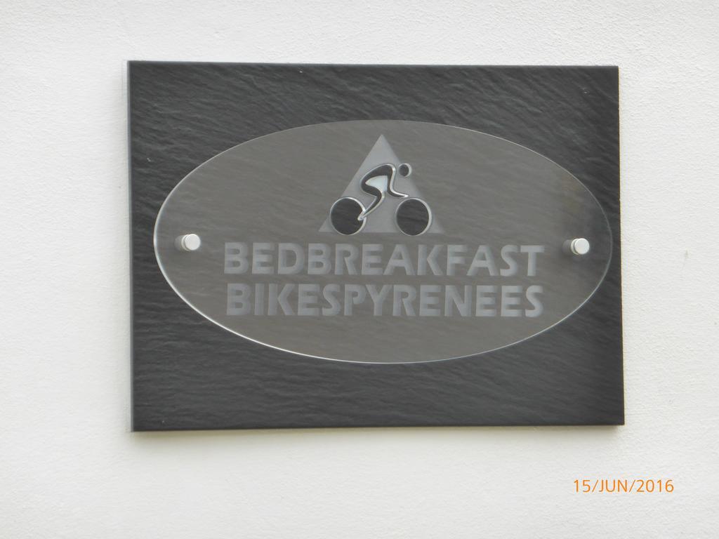 Bedbreakfastbikespyrenees Bed and Breakfast Loubieres Exterior foto